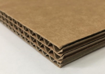 BRAMANTE Wellpappe ca. 13 mm  100 x 140 cm