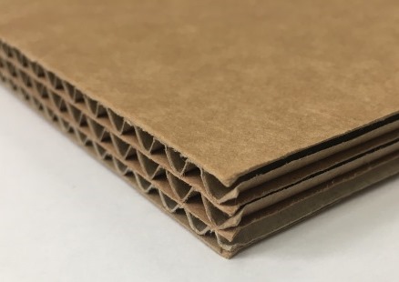 ROMA Wellpappe XXL   ca. 13 mm  140 x 200 cm